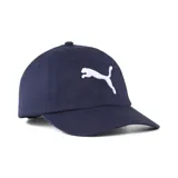 Gorra tipo béisbol de color azul marino con el logo de Puma bordado en blanco en la parte frontal. Cuenta con visera curva y ojales de ventilación.
