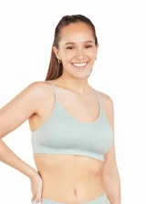 Top deportivo de tejido jacquard con textura, escote redondo y breteles finos. Cuenta con copas removibles y diseño sin costuras.