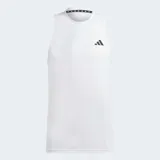 Musculosa deportiva Adidas Train Essentials, color blanco, con corte ajustado y cuello redondo. Presenta el logo de Adidas en negro en el pecho.