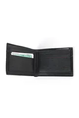 Billetera de hombre color negro confeccionada en cuero sintético (PU). Presenta un diseño clásico con una franja decorativa dorada y un aplique metálico rectangular en la parte frontal.