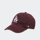 Gorra de béisbol color bordó con el logo de los Dodgers bordado en blanco en el frente.