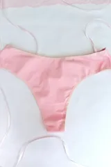 Colaless de tiro alto confeccionada en algodón elastizado.