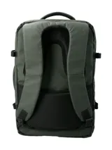 Mochila y maletín RKF de color verde militar, fabricada en poliéster reciclado repelente al agua. Cuenta con tres compartimentos independientes con cierre, compartimento para laptop de 15 pulgadas, triple bolsillo frontal, mango lateral, correas ajustables y detalles en color naranja.
