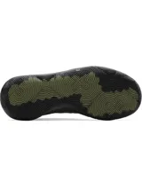 Championes Under Armour UA Jet 25, color negro y verde militar, diseñados para básquetbol con capellada de materiales mixtos y amortiguación Micro G.