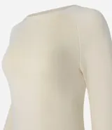 Suéter regular confeccionado en punto leve y con sisa raglán.