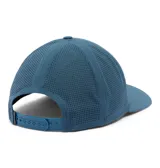 Gorra de béisbol Columbia, modelo Mountaincap II 3D, color azul, con paneles laterales y traseros de malla perforada por láser y parche hexagonal con el logo de la marca en el frente.