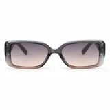 Lentes de sol con armazón rectangular de policarbonato translúcido en tono degradé y cristales con protección UV400.