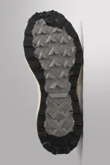 Zapatilla deportiva sin cordones de diseño técnico, con parte superior de tejido de punto transpirable en color beige. Presenta refuerzos de material protector en puntera y talón, entresuela de espuma con tecnología de rebote y suela de goma. Incluye tirador posterior para facilitar el calce.