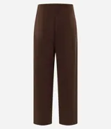 Pantalón de corte recto y cintura alta, confeccionado en una mezcla de poliéster, viscosa y elastano. Presenta una caída fluida y un acabado liso, ideal para un estilo sofisticado y cómodo.