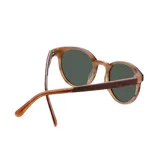 Lentes de sol con montura redonda color marrón con textura de madera y lentes grises.