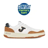 Championes urbanos Joma C.Attica Men 2533, color blanco con detalles en marrón y azul. Confeccionados en cuero sintético, con tecnología VTS para ventilación y suela de caucho Durability.