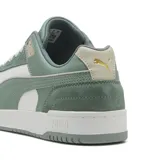 Championes urbanos Puma modelo RBD Game Low SD, color verde y blanco.