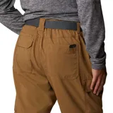 Pantalón convertible de senderismo color marrón, con diseño de perneras desmontables mediante cremallera para convertirlo en short. Cuenta con bolsillos cargo laterales, bolsillos de seguridad con cierre y cinturón integrado.