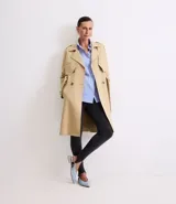Pantalón legging confeccionado en tejido de punto con 6% de lana, cintura elástica y ajuste en los pies.