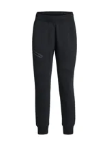 Pantalón de jogging Under Armour modelo Unstoppable FLC color negro, de corte ajustado en las piernas, confeccionado en tejido de doble punto suave, elástico y transpirable que absorbe el sudor. Cuenta con cintura elástica, bolsillos laterales y un bolsillo cargo con cremallera.