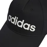 Gorra Adidas negra con logo blanco bordado en el frente.