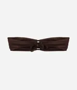 Top de bikini bandeau color marrón en tejido de microfibra texturizado, sin breteles y con detalle calado central de tiras horizontales.