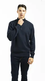 Sweater negro de punto con cuello alto y cierre de media cremallera.