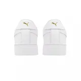 Championes Puma modelo CA Pro Classic II, de diseño urbano con plataforma, color blanco con detalles de logo en dorado.