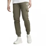 Pantalón tipo cargo de la marca Puma, color verde oliva, con cintura elástica, bolsillos laterales con solapa y puños ajustados en los tobillos.