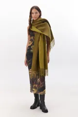 Vestido strapless con estampado de pintura renacentista y corte ajustado.