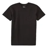 Remera negra de manga corta con bolsillo en el pecho.