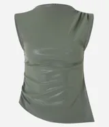 Blusa sin mangas confeccionada en material sintético color verde oliva, con cuello redondo, cierre por cremallera en la espalda y drapeado lateral.