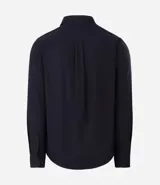 Camisa de vestir marrón oscuro, corte slim, de manga larga y cuello camisero.