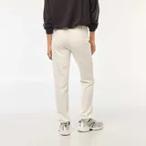 Pantalón de jogging color blanco hueso, con cintura elástica ajustable con cordón.