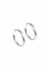 Par de aros tipo argolla de acero quirúrgico hipoalergénico color dorado.