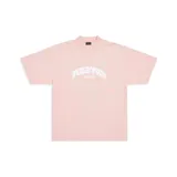 Camiseta Balenciaga de corte oversize en color rosa, con cuello redondo y estampado gráfico frontal en color blanco.