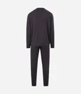 Pijama largo masculino Viko de punto texturizado, compuesto por una remera de manga larga con cuello redondo y un pantalón largo con cintura elástica. Confeccionado en mezcla de poliéster, viscosa y elastano.