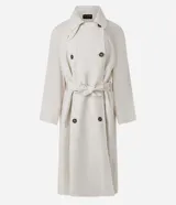 Trench coat Cortelle de gabardina de viscosa color beige, con diseño largo, mangas largas, cuello alto con solapas y cierre cruzado con botones carey. Incluye tira para anudar en la cintura y bolsillos laterales.