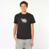 Camiseta de algodón color negro con cuello redondo y mangas cortas. Presenta un estampado frontal con la palabra 'Swift' en estilo graffiti y texto descriptivo debajo.