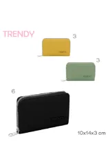 Billetera rectangular de tamaño compacto, color amarillo, con cierre perimetral metálico y logo de la marca aplicado en el frente.