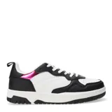 Championes urbanos color beige con detalles en negro y fucsia.