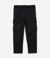 Pantalón cargo recto color beige, con cintura elástica ajustable con cordón, bolsillos laterales tipo cargo con solapa y bolsillos con cremallera.