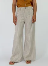 Pantalon de lino a rayas verticales de corte ancho y relajado, con cintura elastizada.