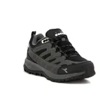 Championes de trekking Diadora en color negro y gris, con diseño robusto, suela con relieve para mayor tracción y cordones ajustables.