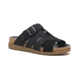 Sandalia tipo slide de color negro con diseño de tiras cruzadas en cuero con textura reptil y gamuza. Cuenta con una hebilla metálica ajustable en el empeine, plantilla ergonómica y suela de goma color suela.