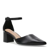 Sandalias de cuero negro con taco cuadrado, punta fina y tira ajustable con hebilla en el tobillo.