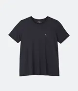 Remera deportiva básica de manga corta y cuello redondo, confeccionada en poliamida con tecnología Dry para mayor transpirabilidad y secado rápido. Presenta un diseño liso con el logo de la marca Ashua bordado en el pecho.