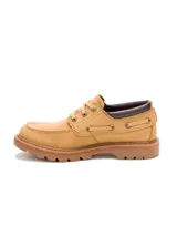 Zapato de cuero nubuck marca Caterpillar modelo Colorado Boat Lo, color tostado, con cordones y suela gruesa track de goma.