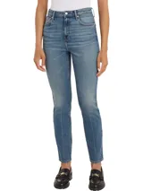 Pantalón de jean celeste de corte slim, con pierna recta y talle alto.