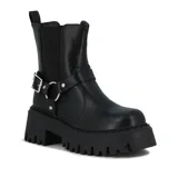 Bota negra de caña media, con elástico en los laterales, hebilla decorativa y suela track.