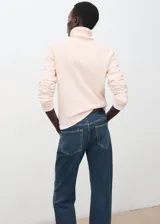 Jersey Mariana de punto medio con cuello vuelto y manga larga, de corte recto.
