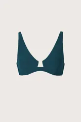 Top de bikini halter con escote en U pronunciado y tirantes anchos, color verde oscuro.