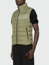 Chaleco acolchado Boss modelo H-Cenito, color verde militar, con cierre frontal y logo estampado en el pecho.