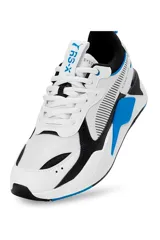Championes Puma RS-Games, modelo deportivo en color blanco con detalles en negro y azul.