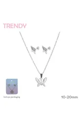 Set de collar y caravanas plateadas con dije de mariposa calada.